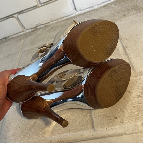 Women’s Michael Kors Metallic Silver Gansevoort Platform High Heels, size 8.5 - Picture 8 of 10